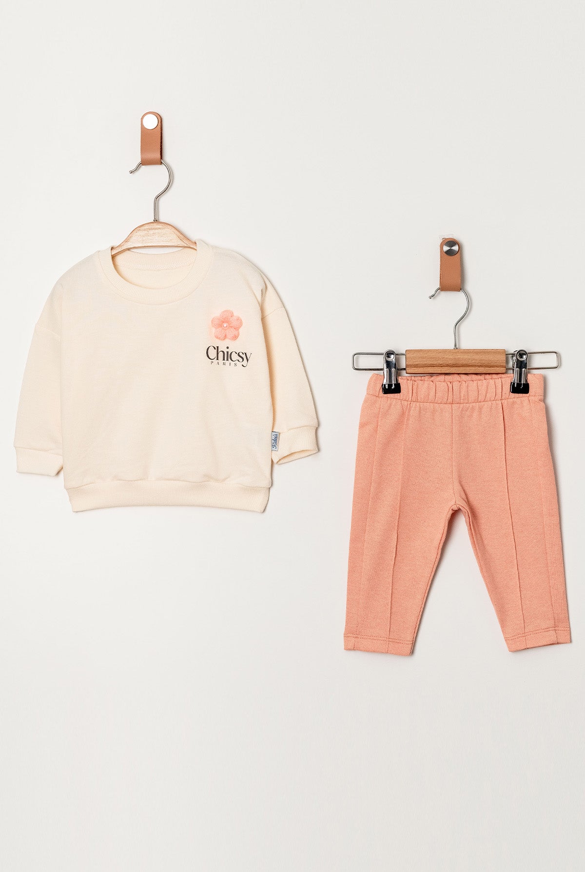 Kız Bebek Çiçek Aplikeli Sweatshirt ve Yumuşak Kumaşlı Tayt 2’li Takım